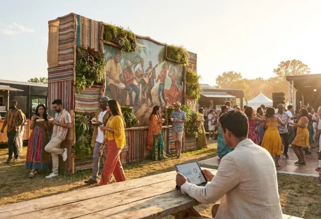 The 'Join the Event' Principle: What OOH Advertisers Understand About Context That Most Digital Campaigns Get Wrong