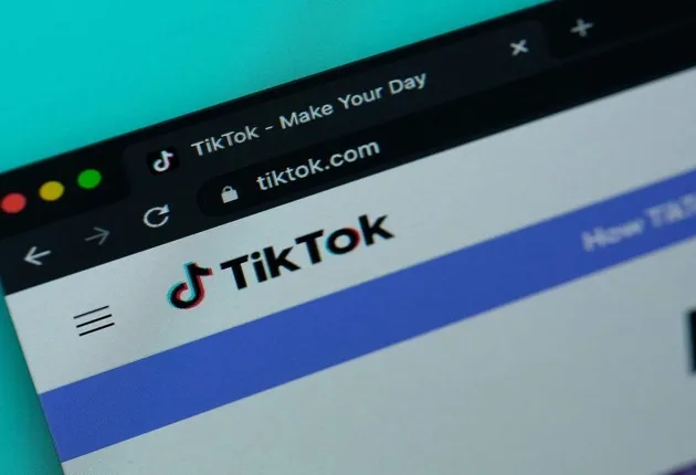 5 причин, почему мода Y2K завоёвывает TikTok