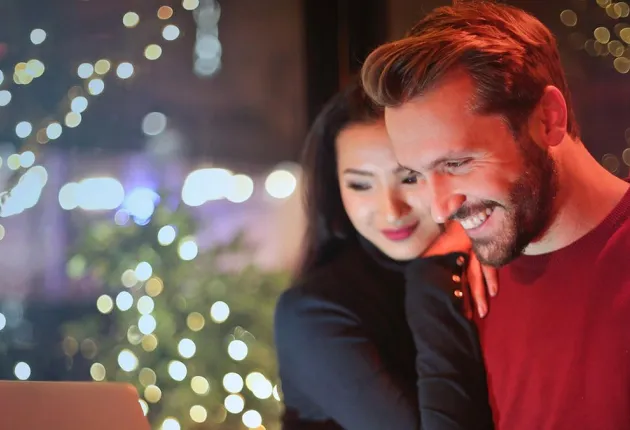 Лучшие методы создания креативов для нативной рекламы в предстоящий праздничный сезон